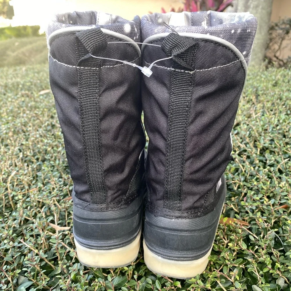 Absolute Canada Boots 12 Black Galaxy Print Insulated Snow Boots Winter Cosmos